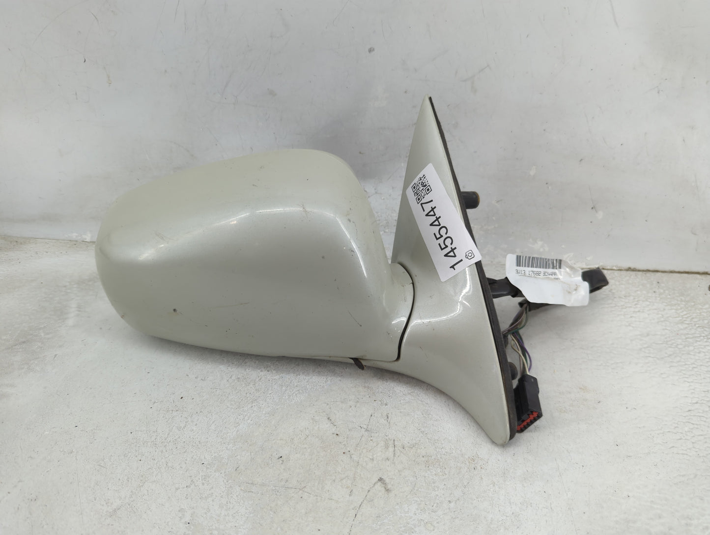 2000-2004 Nissan Frontier Passenger Side View Mirror - Right Door Mirror OEM Used - Oemusedautoparts1.com