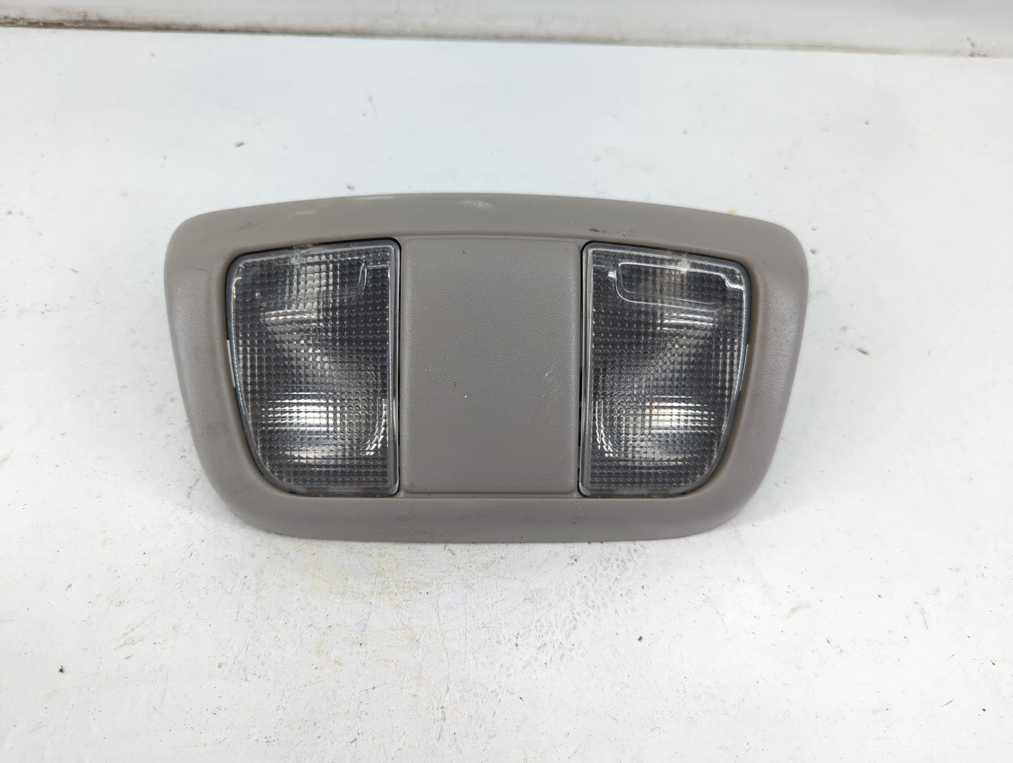 2004 Nissan Frontier Dome Map Light Rear Overhead Center - Oemusedautoparts1.com