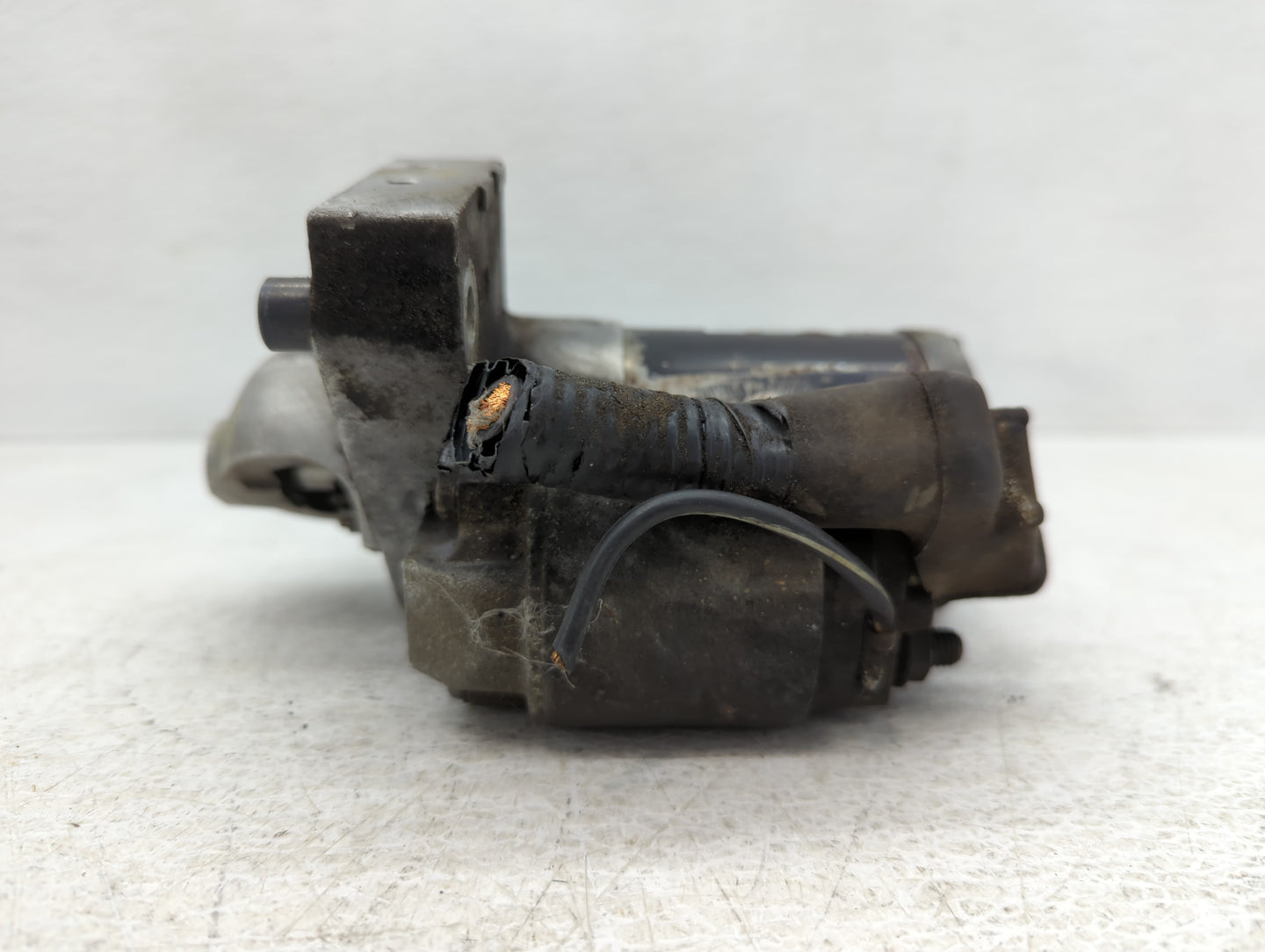 2004-2006 Nissan Maxima Car Starter Motor Solenoid OEM P/N:23300 3Y000 Fits Fits 2004 2005 2006 2007 2008 2009 OEM Used Auto