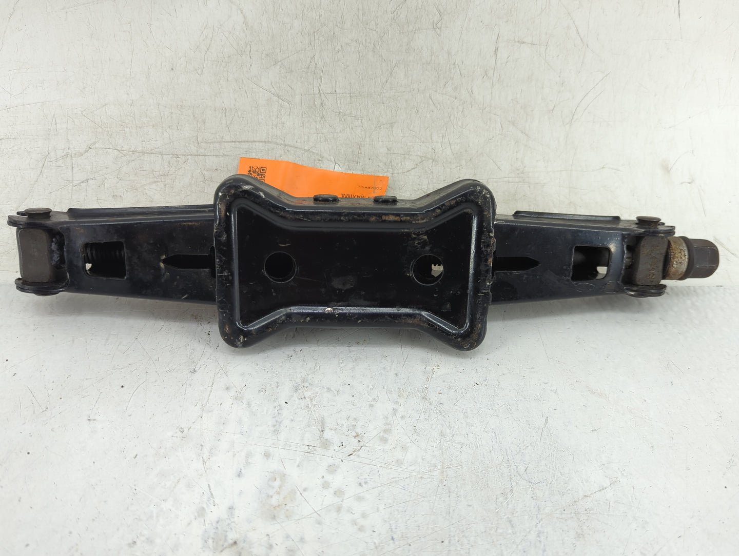 2004 Nissan Maxima Spare Scissor Car Jack - Oemusedautoparts1.com