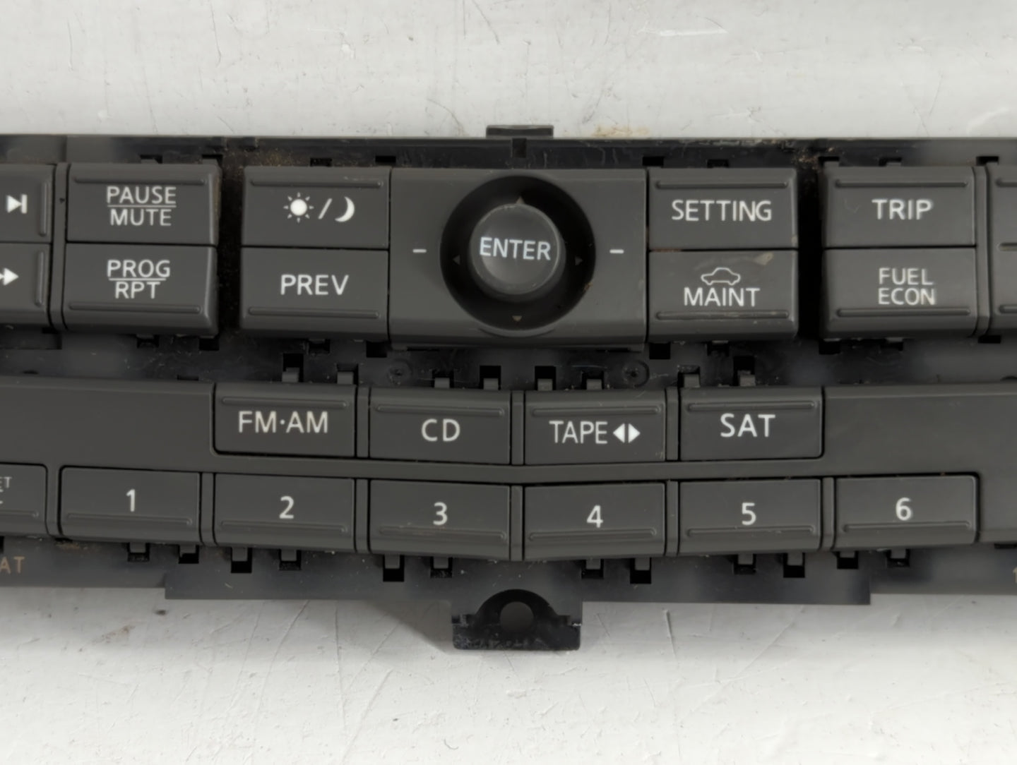 2004-2005 Nissan Maxima Radio AM FM Cd Player Receiver Replacement P/N:28395 7Y000 Fits Fits 2004 2005 OEM Used Auto Parts -