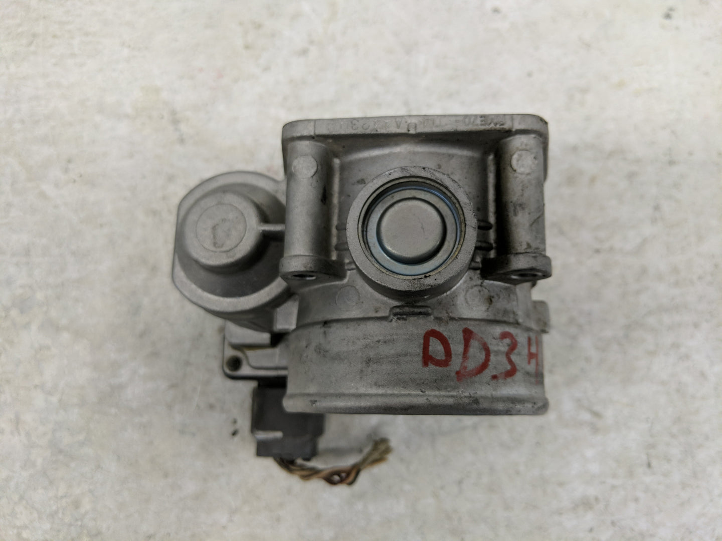 2002-2006 Nissan Maxima Throttle Body Fits Fits 2002 2003 2004 2005 2006 OEM Used Auto Parts - Oemusedautoparts1.com