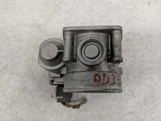 2002-2006 Nissan Maxima Throttle Body Fits Fits 2002 2003 2004 2005 2006 OEM Used Auto Parts