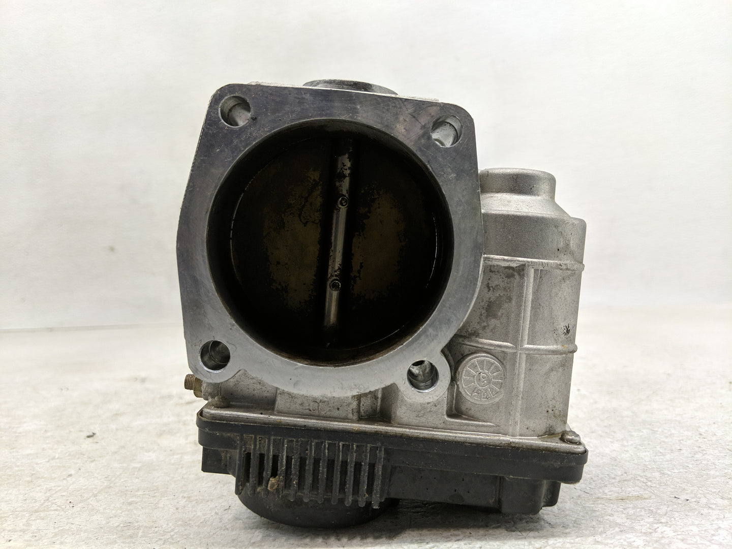 2002-2006 Nissan Maxima Throttle Body Fits Fits 2002 2003 2004 2005 2006 OEM Used Auto Parts - Oemusedautoparts1.com
