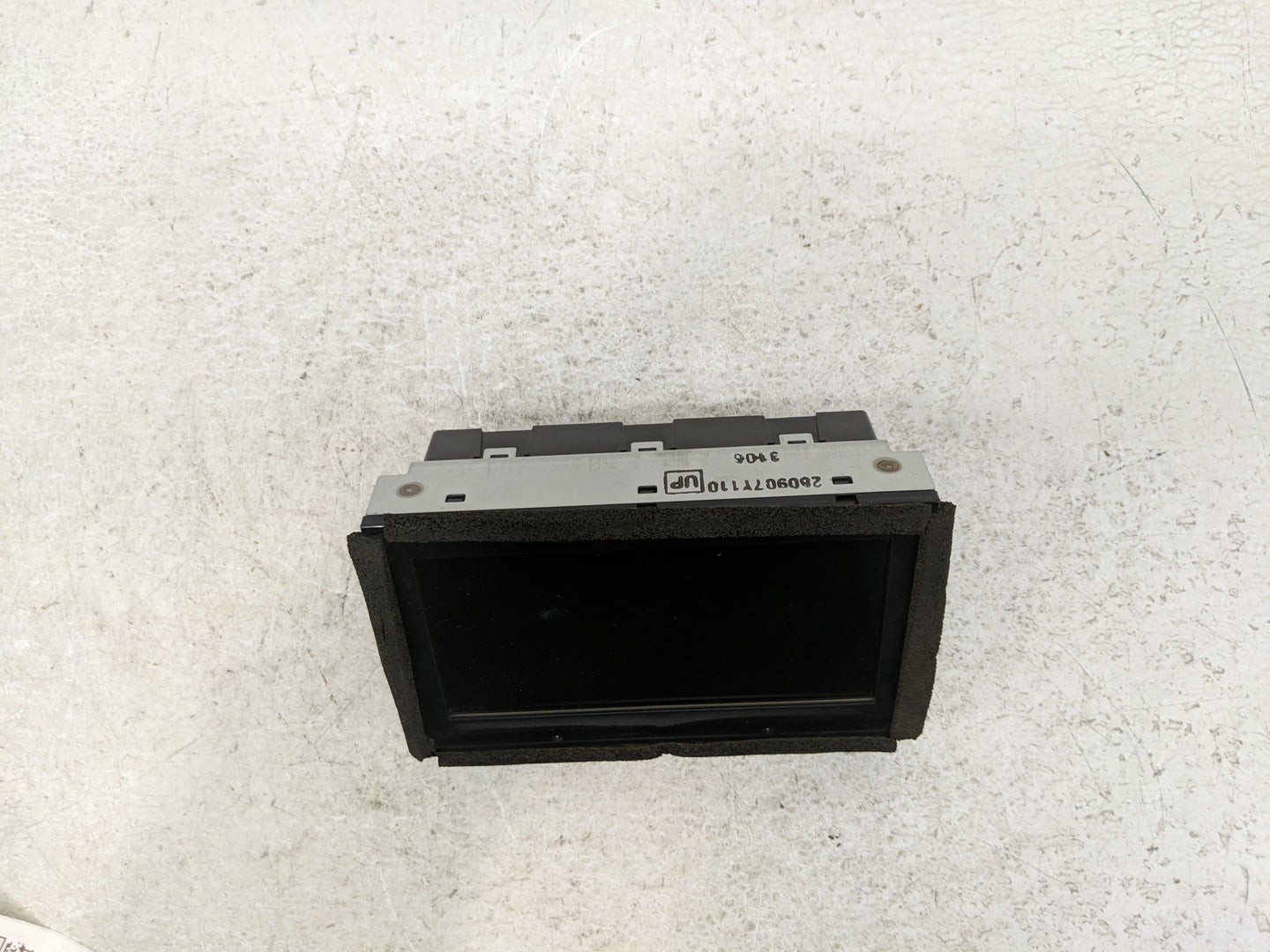 2004-2005 Nissan Maxima Information Display Screen - Oemusedautoparts1.com