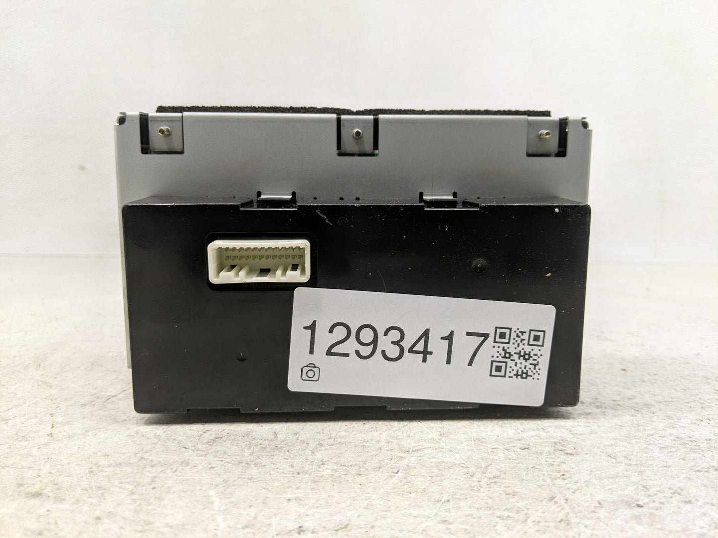 2004-2005 Nissan Maxima Information Display Screen - Oemusedautoparts1.com