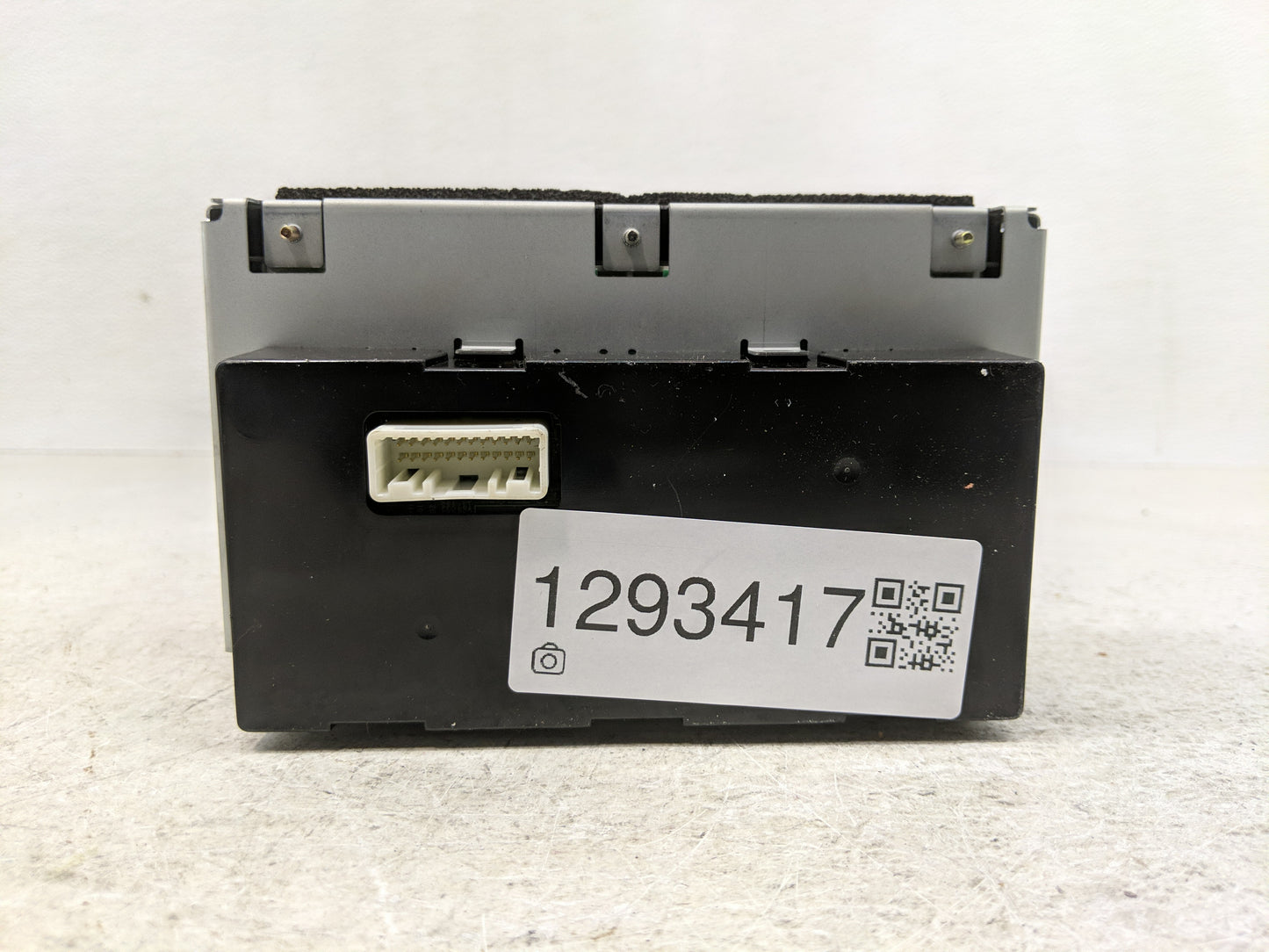 2004-2005 Nissan Maxima Information Display Screen - Oemusedautoparts1.com