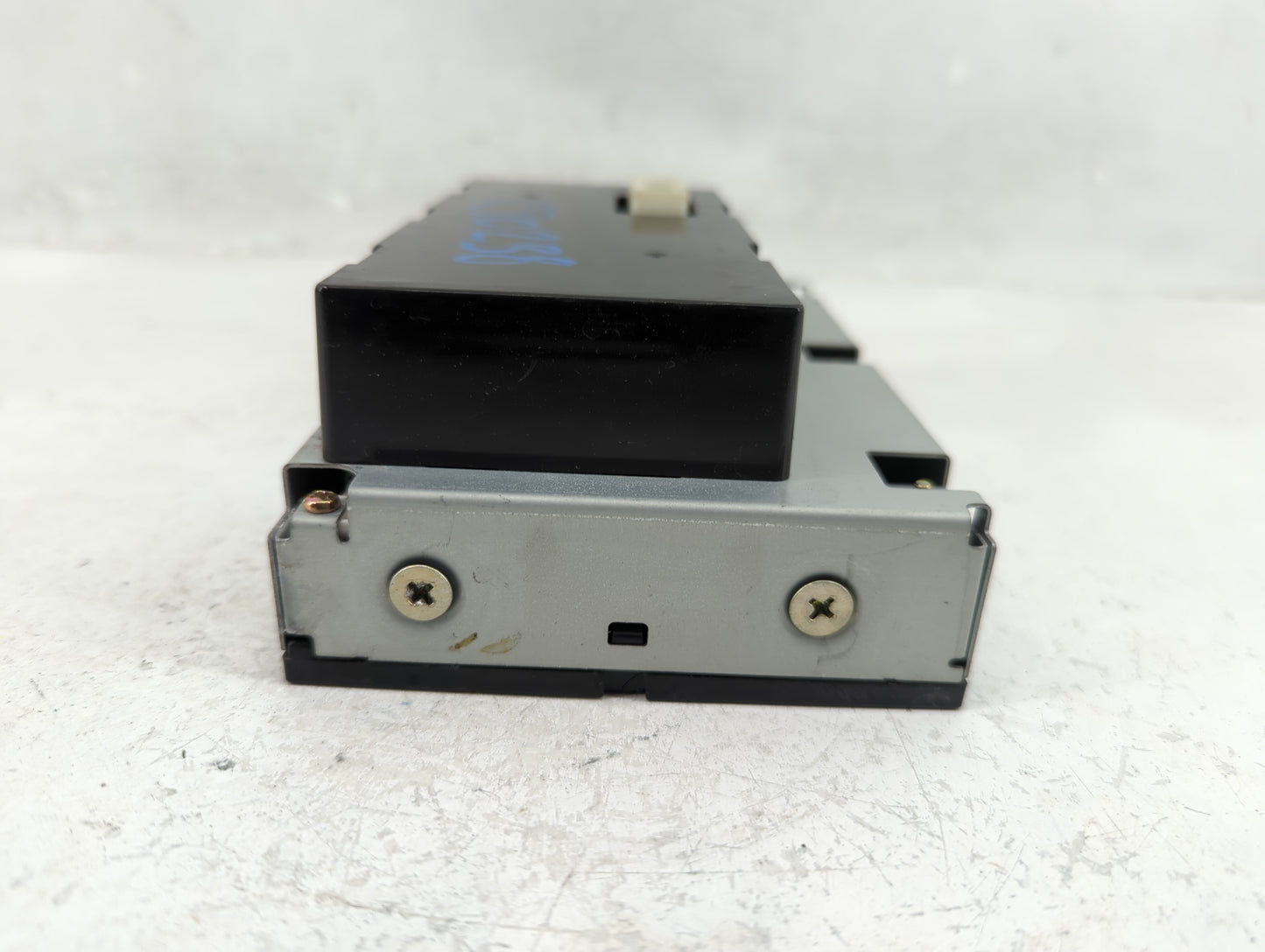 2004 Nissan Maxima Am Fm Cd Player Radio Receiver - Oemusedautoparts1.com