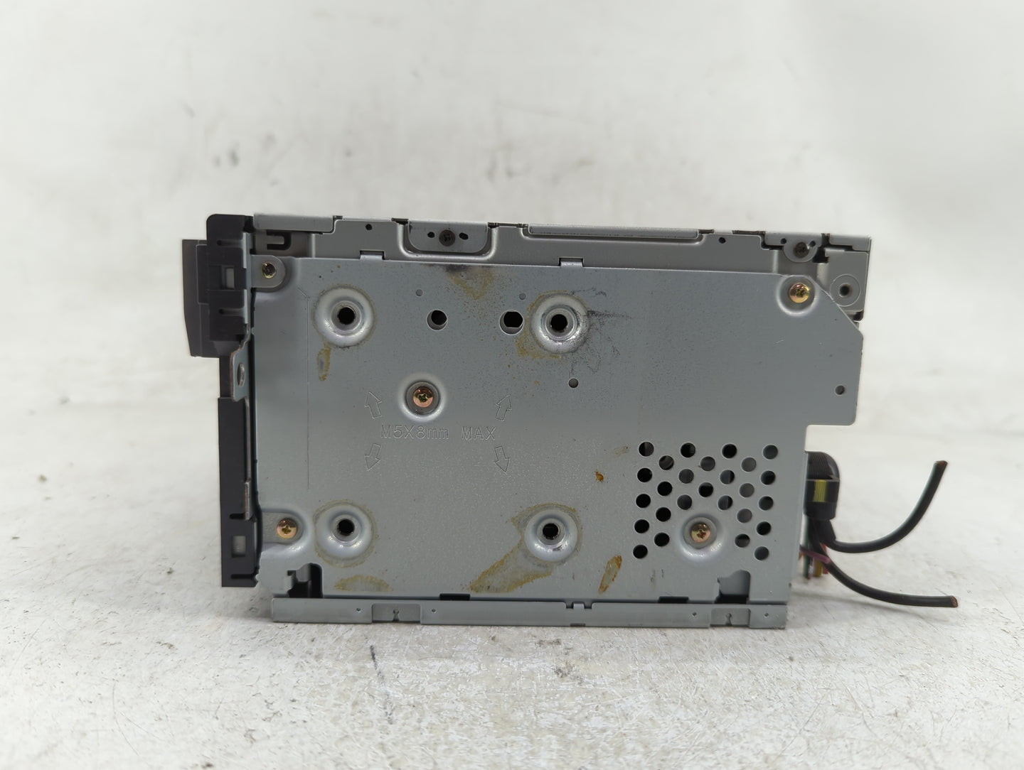 2004-2005 Nissan Maxima Radio AM FM Cd Player Receiver Replacement P/N:28188 ZA31A Fits Fits 2004 2005 OEM Used Auto Parts -