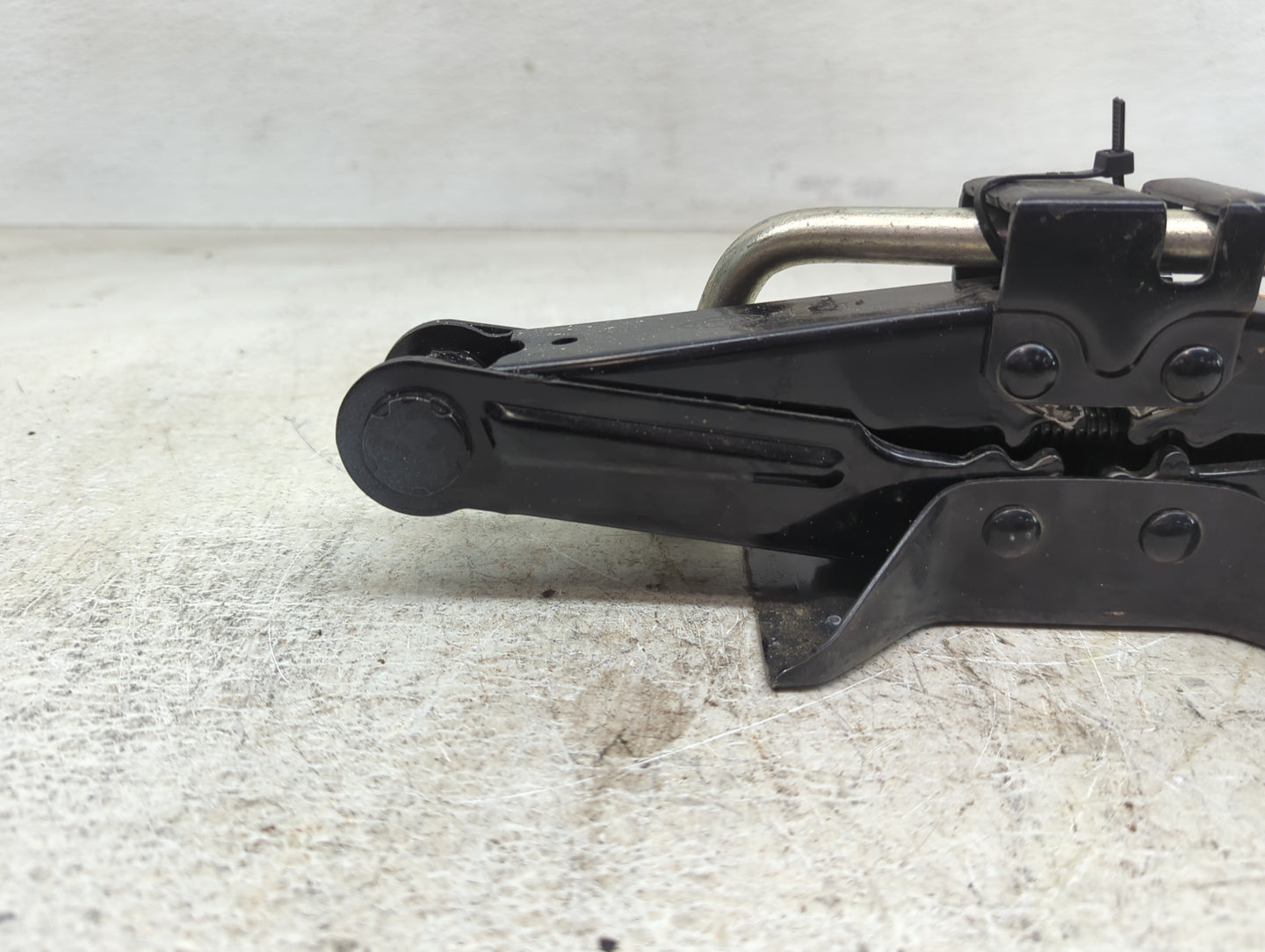 2004 Nissan Maxima Spare Scissor Car Jack - Oemusedautoparts1.com