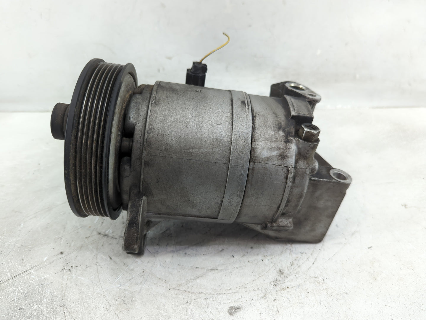 2004-2005 Nissan Maxima Air Conditioning A/c Ac Compressor Oem - Oemusedautoparts1.com