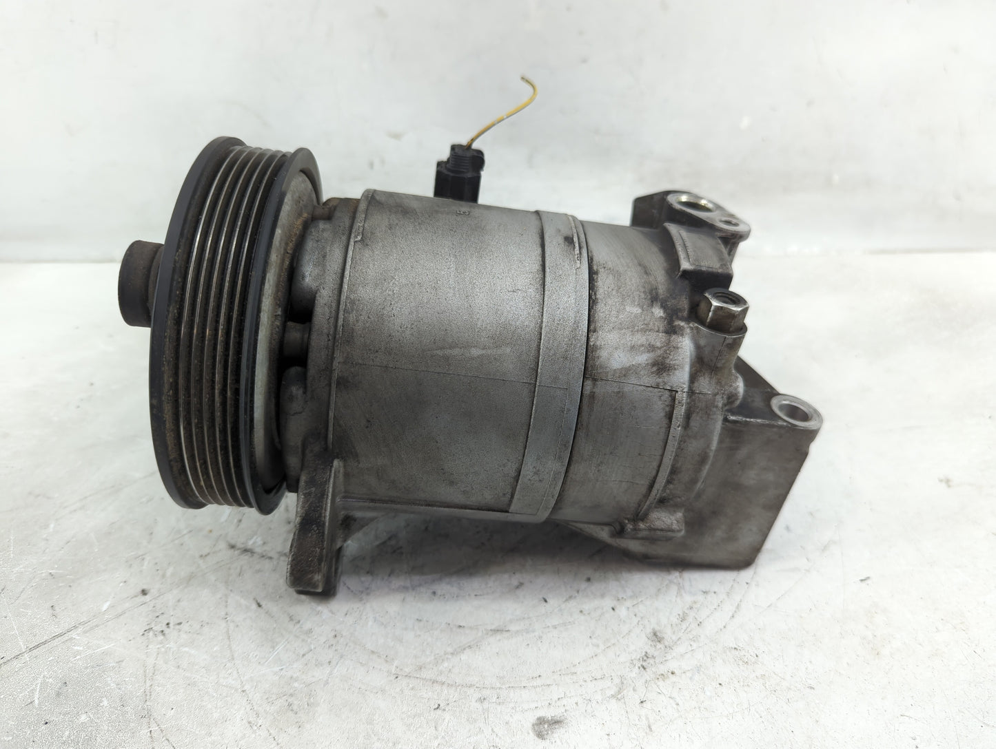 2004-2005 Nissan Maxima Air Conditioning A/c Ac Compressor Oem - Oemusedautoparts1.com