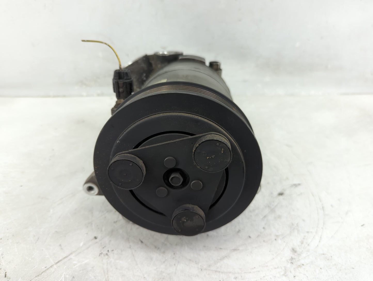 2004-2005 Nissan Maxima Air Conditioning A/c Ac Compressor Oem - Oemusedautoparts1.com