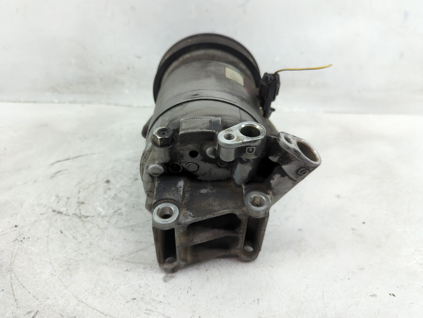2004-2005 Nissan Maxima Air Conditioning A/c Ac Compressor Oem - Oemusedautoparts1.com
