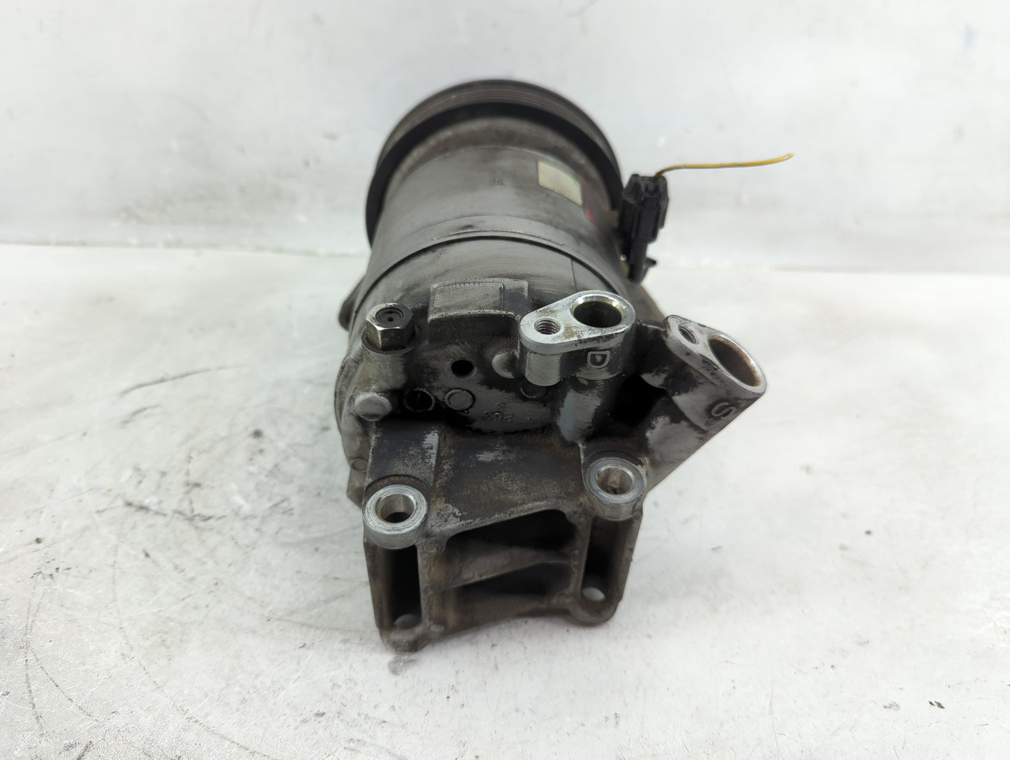 2004-2005 Nissan Maxima Air Conditioning A/c Ac Compressor Oem - Oemusedautoparts1.com