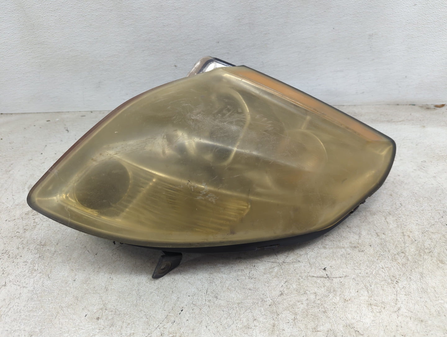2004 Nissan Maxima Passenger Right Oem Head Light Headlight Lamp - Oemusedautoparts1.com