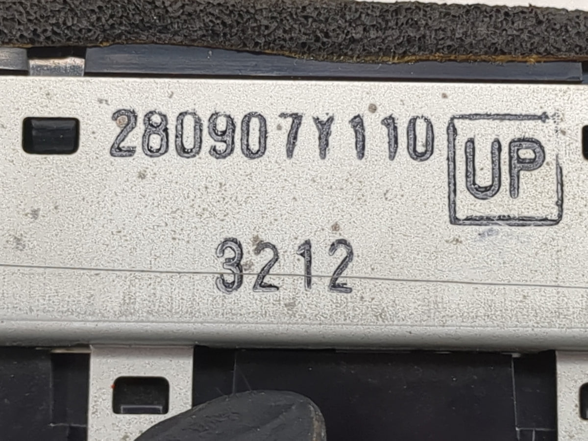 2004-2005 Nissan Maxima Information Radio Display Screen 1512038 - Oemusedautoparts1.com
