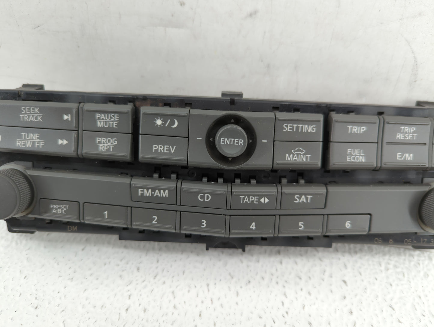 2004-2005 Nissan Maxima Am Fm Cd Player Radio Receiver - Oemusedautoparts1.com