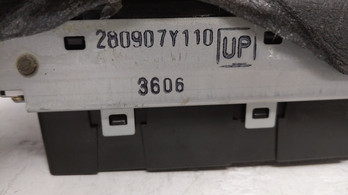 2004-2005 Nissan Maxima Information Radio Display Screen 190088 - Oemusedautoparts1.com