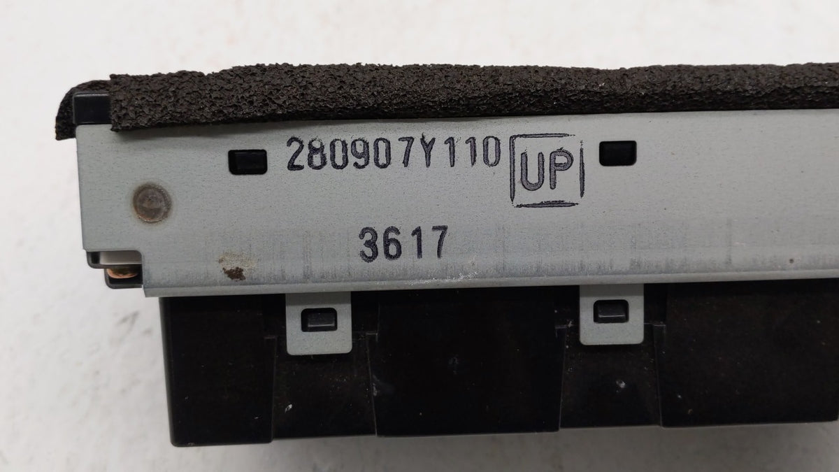 2004-2005 Nissan Maxima Information Radio Display Screen 284600 - Oemusedautoparts1.com