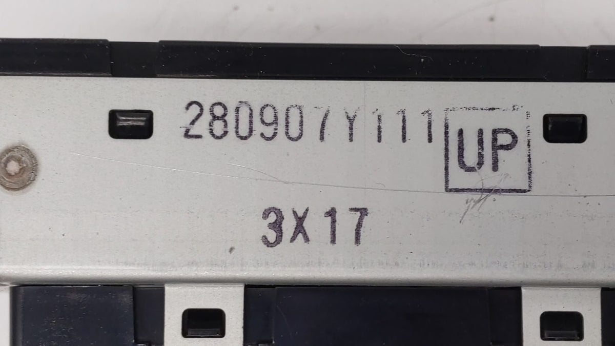 2004-2005 Nissan Maxima Information Radio Display Screen 290510 - Oemusedautoparts1.com