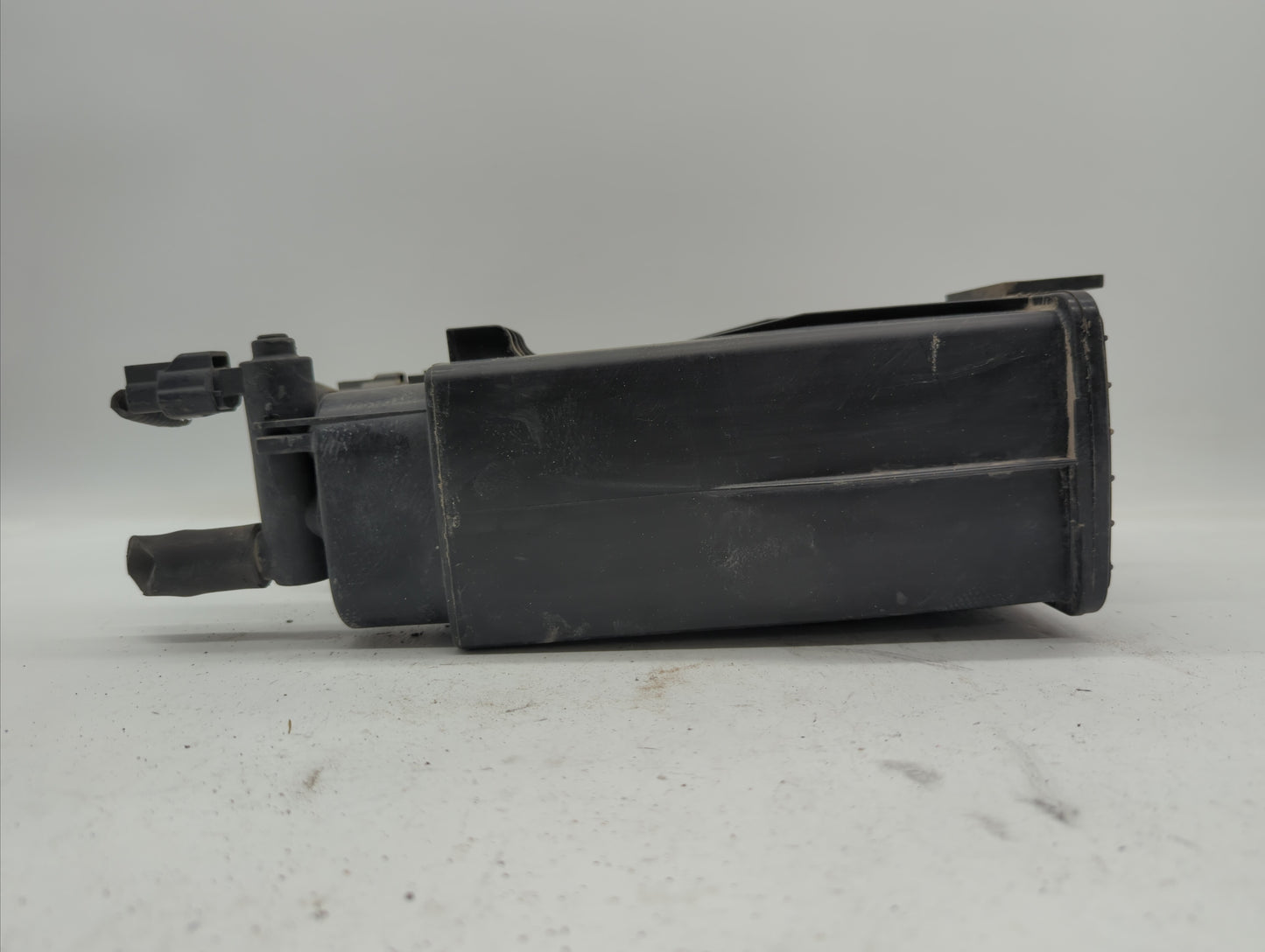 2004 Nissan Maxima Fuel Vapor Charcoal Canister - Oemusedautoparts1.com