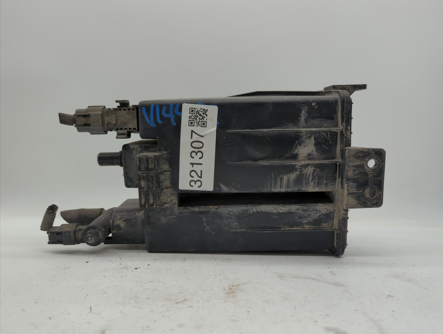 2004 Nissan Maxima Fuel Vapor Charcoal Canister - Oemusedautoparts1.com