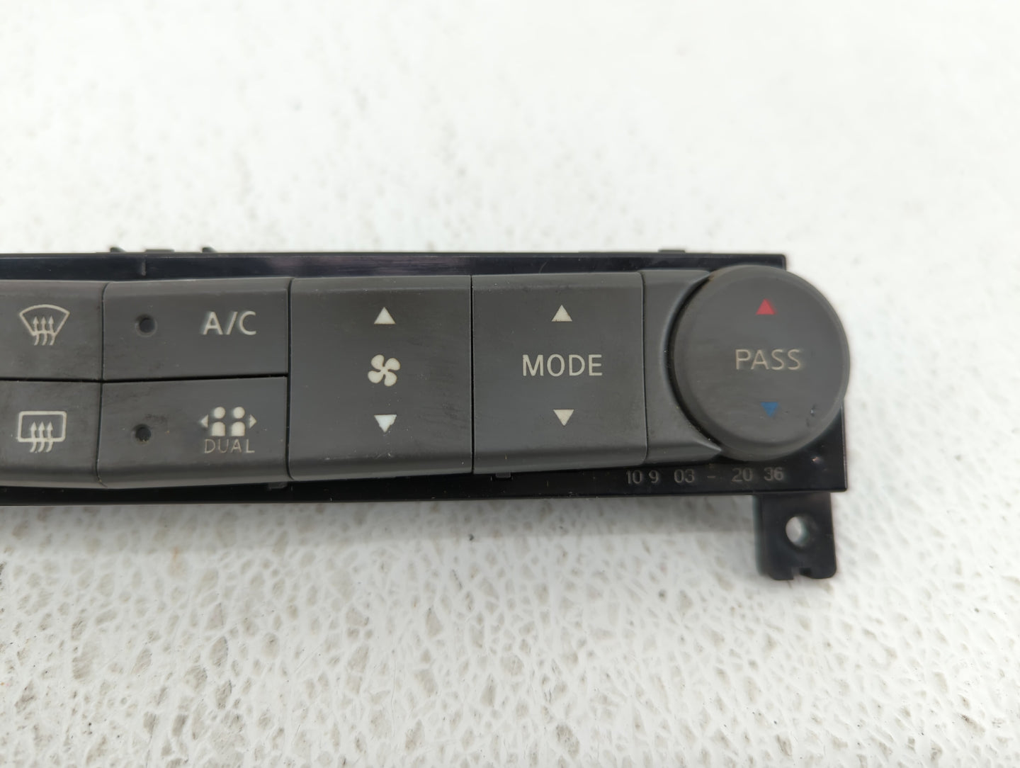 2004-2006 Nissan Maxima Climate Control Module Temperature AC/Heater Replacement P/N:27500 7Y010 27500 7Y000 Fits OEM Used A