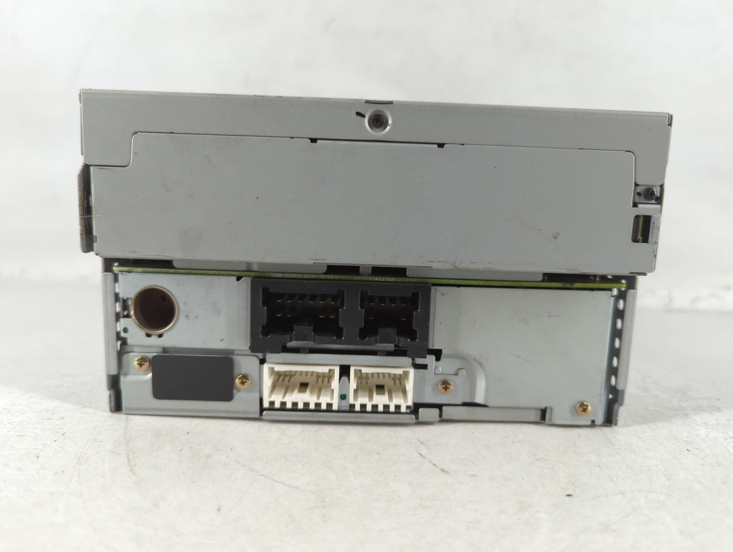 2004-2005 Nissan Maxima Radio AM FM Cd Player Receiver Replacement P/N:28185 7Y300 Fits Fits 2004 2005 OEM Used Auto Parts -