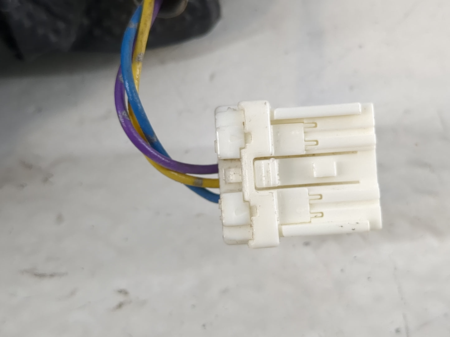 2003-2004 Nissan Murano Driver Side View Mirror - Left Door Mirror OEM Used - Oemusedautoparts1.com