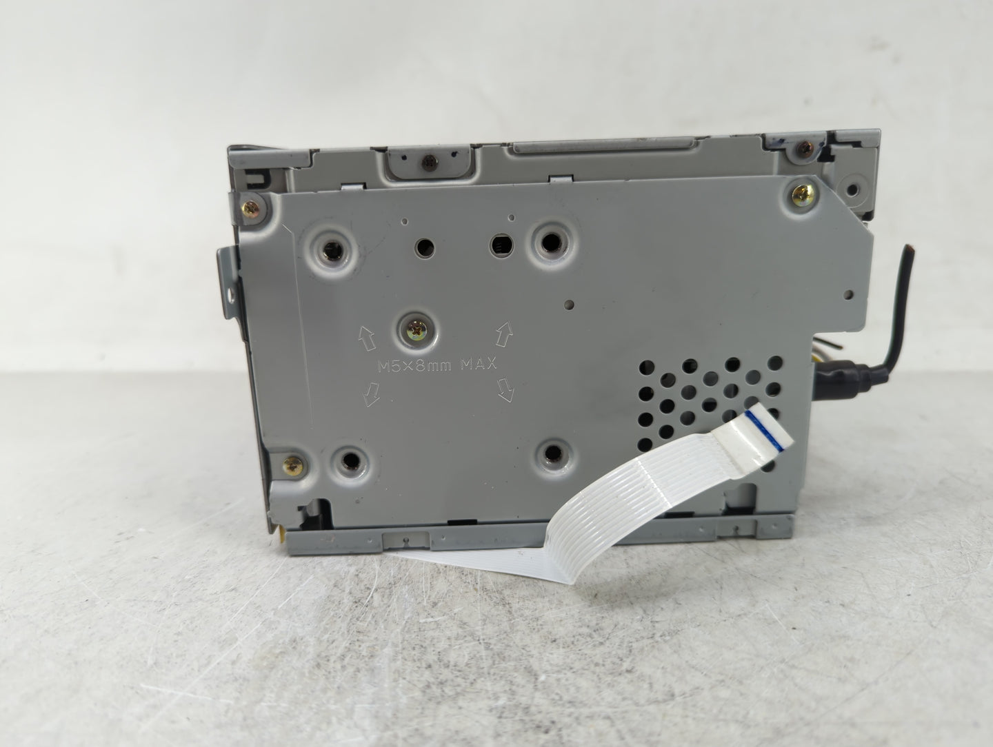 2004-2005 Nissan Murano Radio AM FM Cd Player Receiver Replacement P/N:N28188 CA010 Fits Fits 2004 2005 OEM Used Auto Parts 