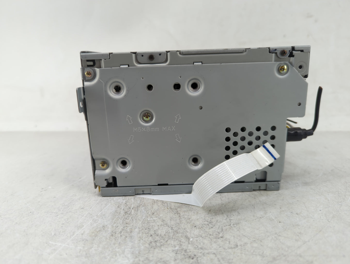 2004-2005 Nissan Murano Radio AM FM Cd Player Receiver Replacement P/N:N28188 CA010 Fits Fits 2004 2005 OEM Used Auto Parts 