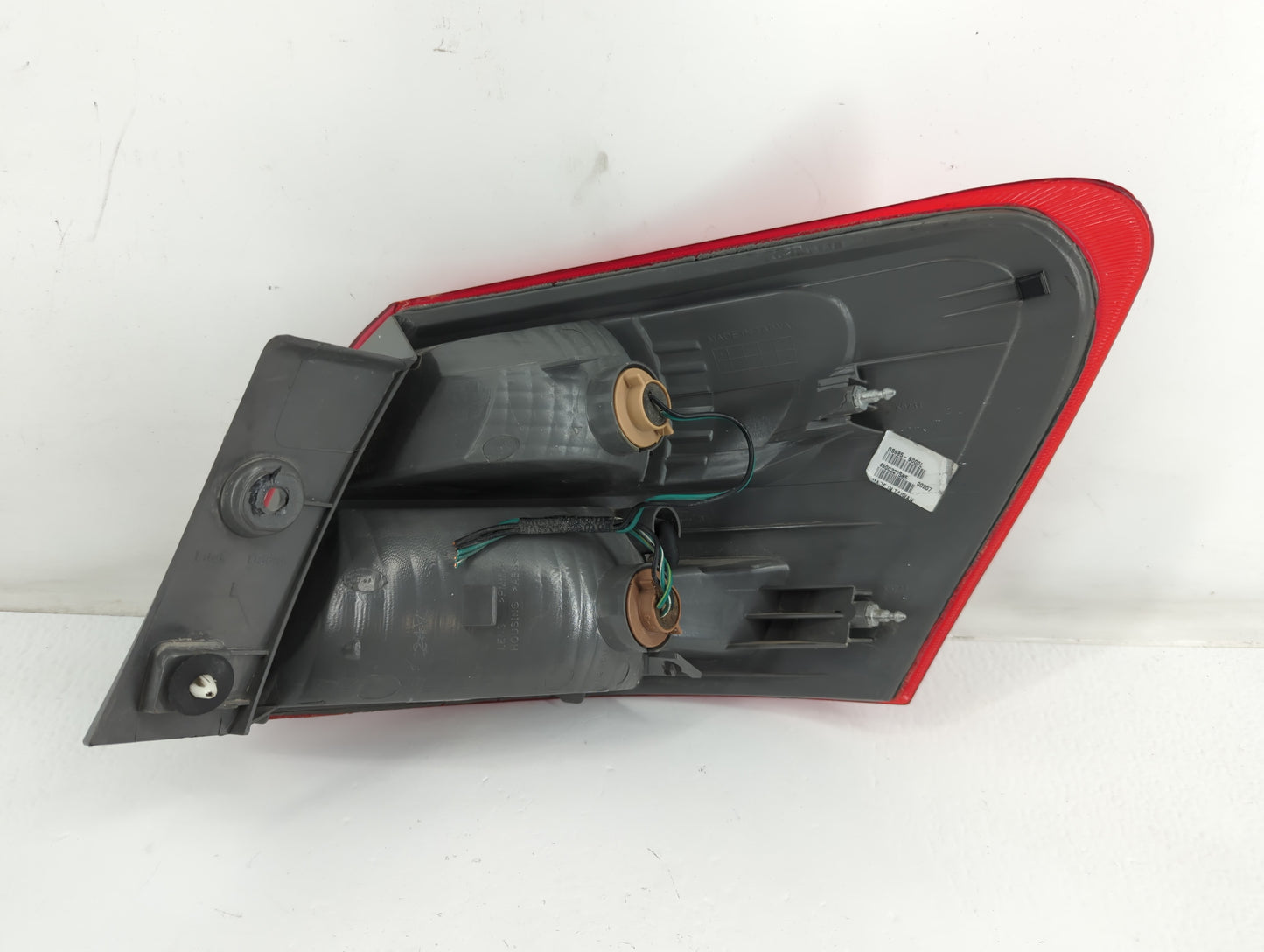 2003-2005 Nissan Murano Tail Light Assembly Driver Left OEM P/N:DS685-B000L 4600227585 Fits Fits 2003 2004 2005 OEM Used Aut