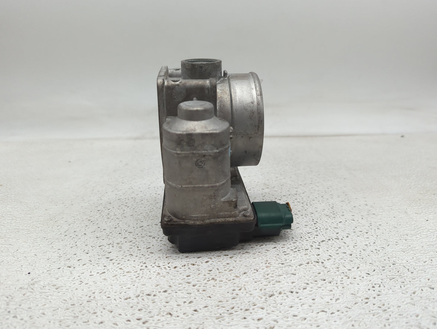 2003-2004 Nissan Pathfinder Throttle Body P/N:RME70-92-C3912 Fits Fits 2003 2004 OEM Used Auto Parts - Oemusedautoparts1.com