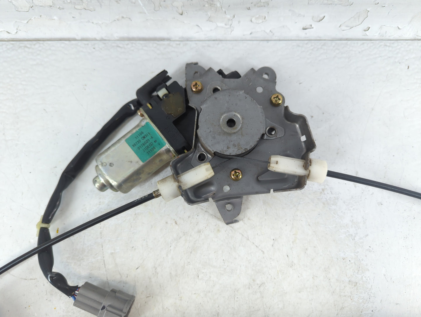 1996-2004 Nissan Pathfinder Used Window Regulator Passenger Front - Oemusedautoparts1.com