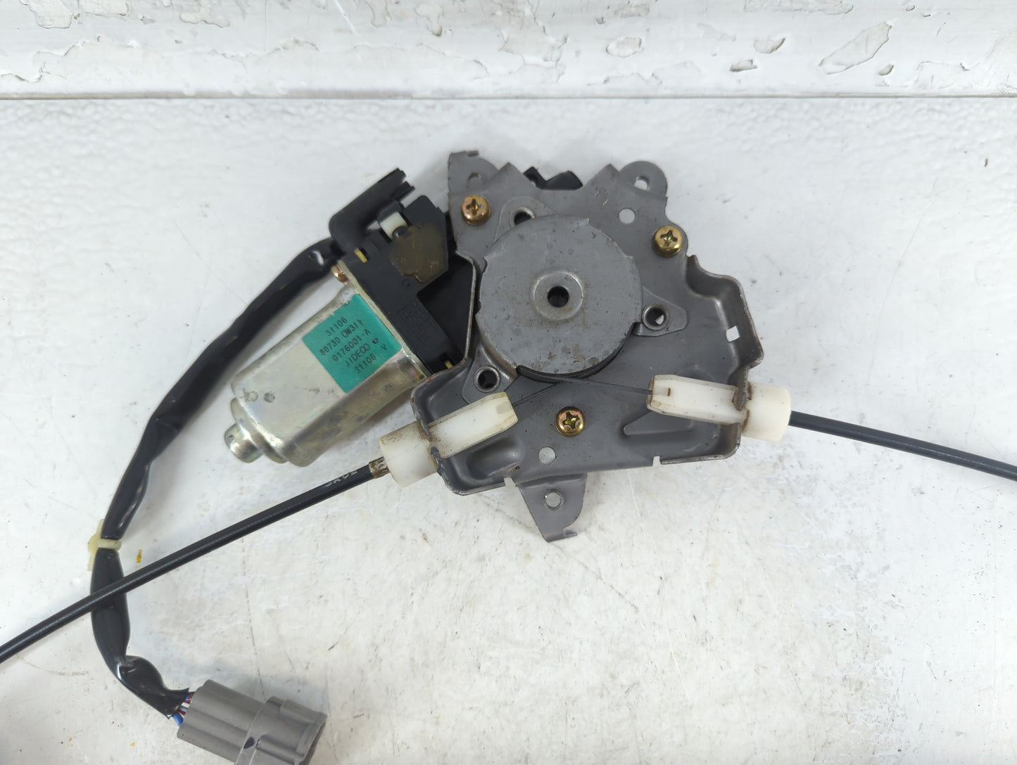 1996-2004 Nissan Pathfinder Used Window Regulator Passenger Front - Oemusedautoparts1.com