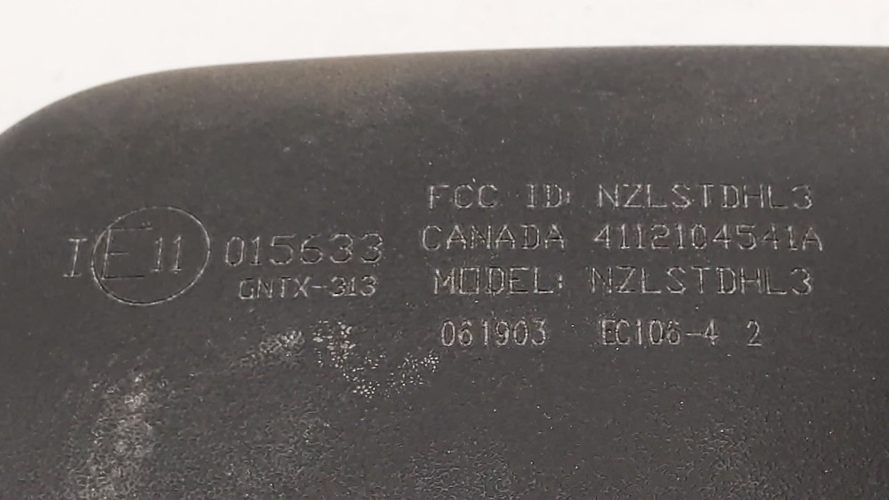 2004 Nissan Quest Interior Rear View Mirror Replacement OEM P/N:E11015633 Fits OEM Used Auto Parts - Oemusedautoparts1.com