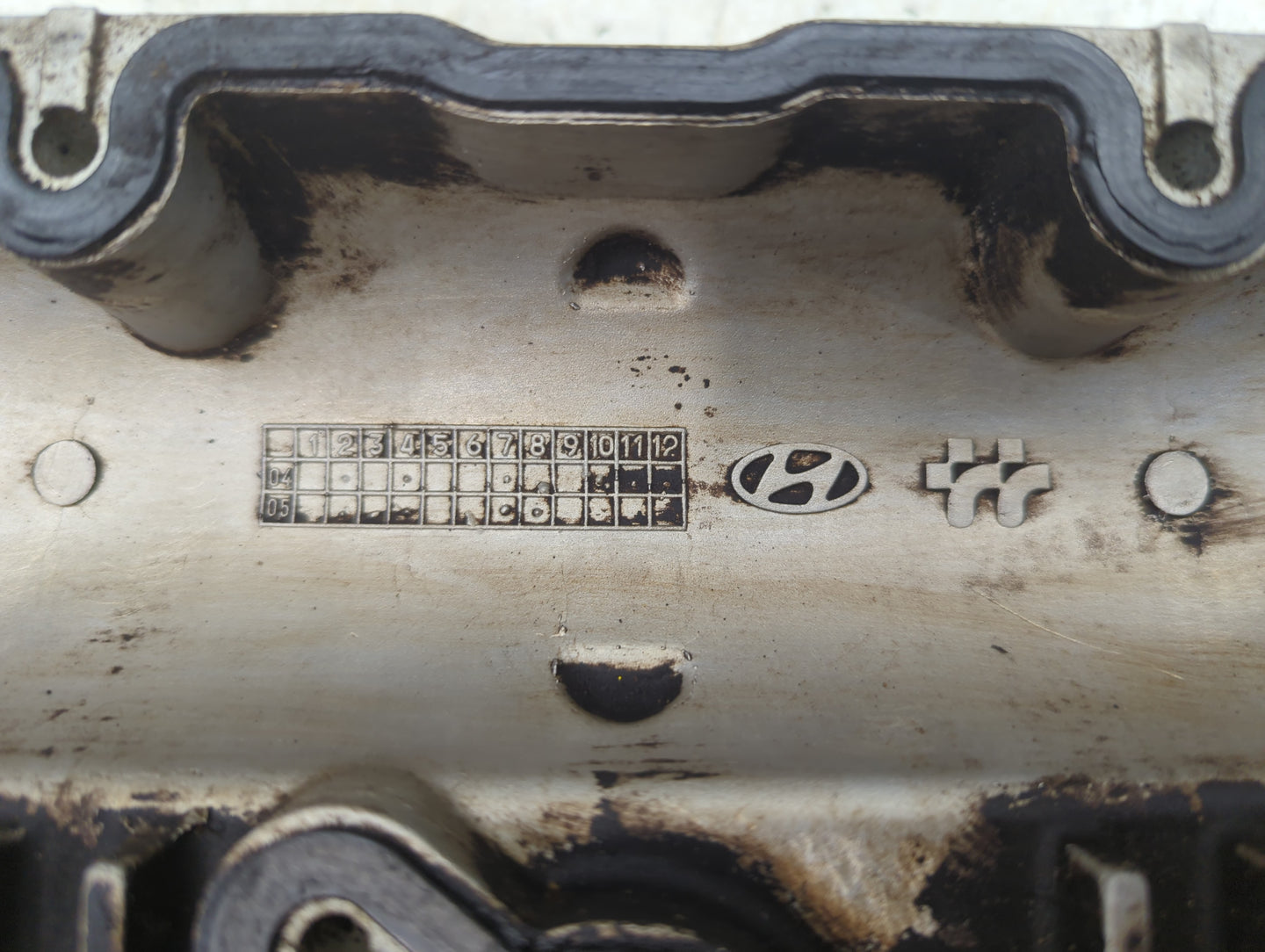 2004 Nissan Quest Driver Left Cylinder Head Valve Cover Fits OEM Used Auto Parts - Oemusedautoparts1.com