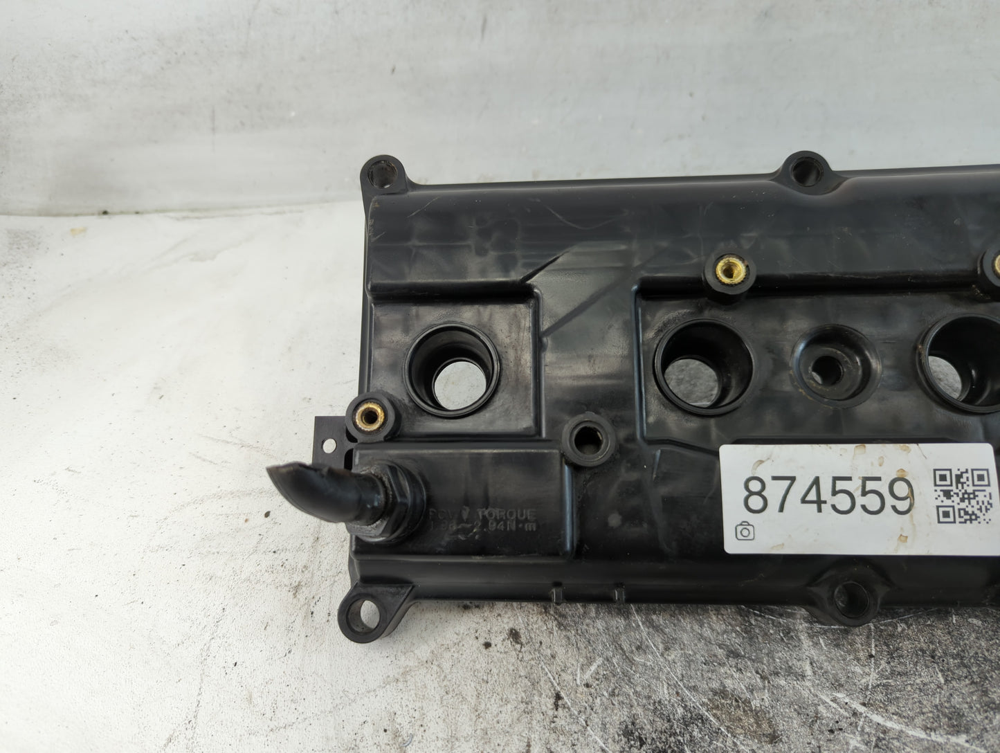 2004 Nissan Tiida Driver Left Cylinder Head Valve Cover Fits OEM Used Auto Parts - Oemusedautoparts1.com