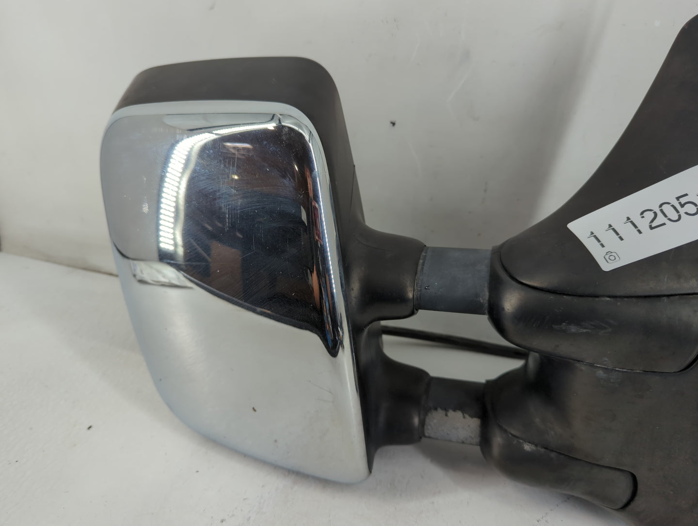 2004-2015 Nissan Titan Passenger Side View Mirror - Right Door Mirror OEM Used - Oemusedautoparts1.com