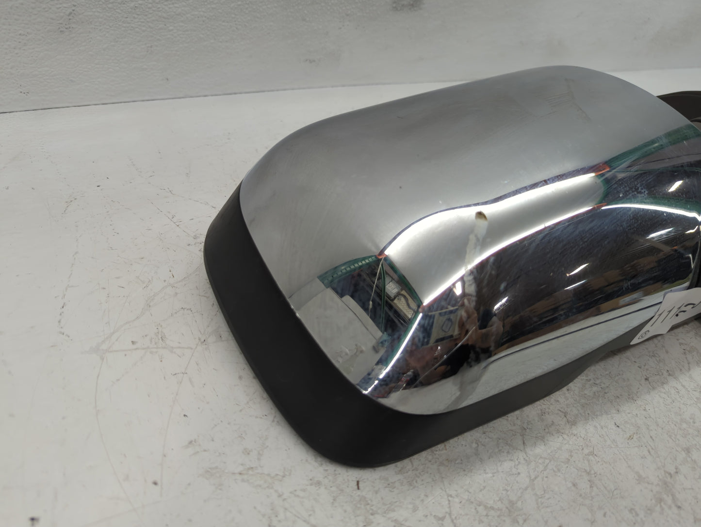 2004-2009 Nissan Titan Passenger Side View Mirror - Right Door Mirror OEM Used - Oemusedautoparts1.com