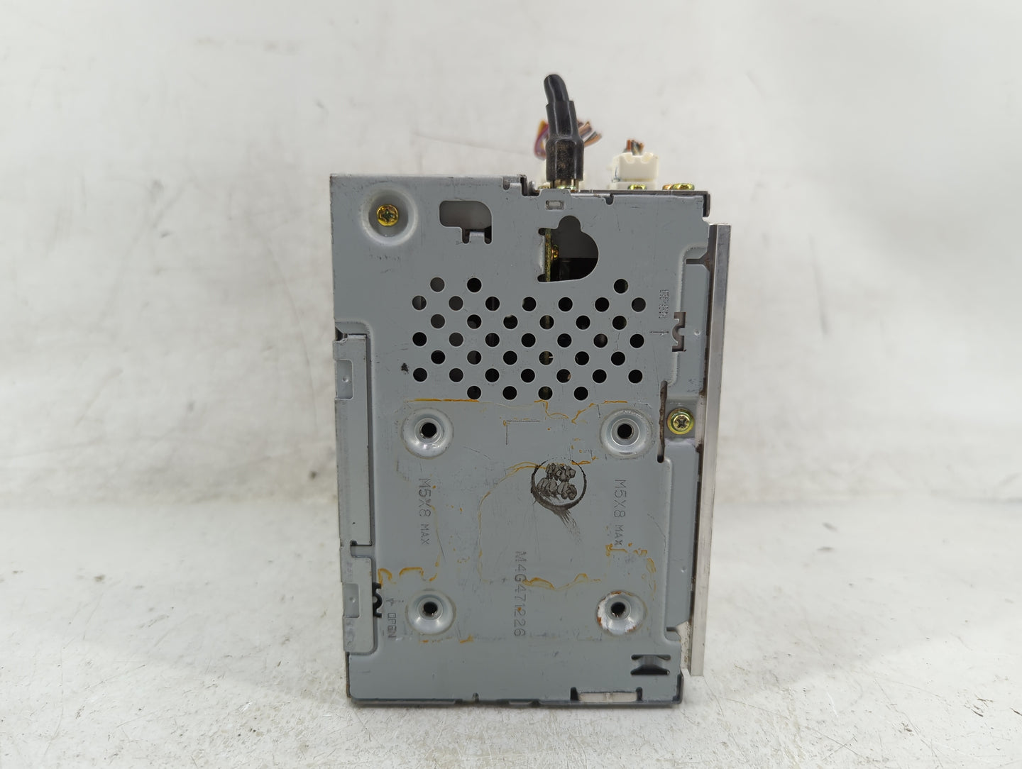 2004 Nissan Titan Radio AM FM Cd Player Receiver Replacement P/N:28185 8S516 Fits OEM Used Auto Parts - Oemusedautoparts1.co