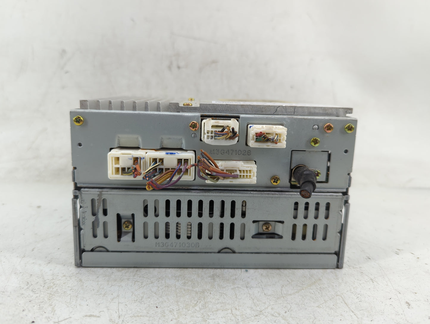 2004 Nissan Titan Radio AM FM Cd Player Receiver Replacement P/N:28185 8S516 Fits OEM Used Auto Parts - Oemusedautoparts1.co