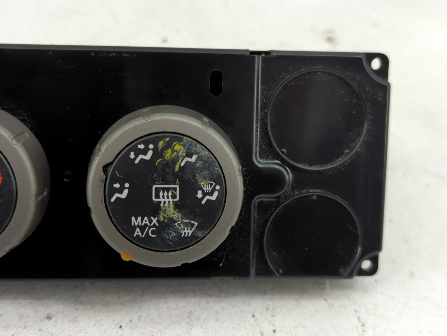 2004 Nissan Titan Climate Control Module Temperature AC/Heater Replacement Fits OEM Used Auto Parts - Oemusedautoparts1.com