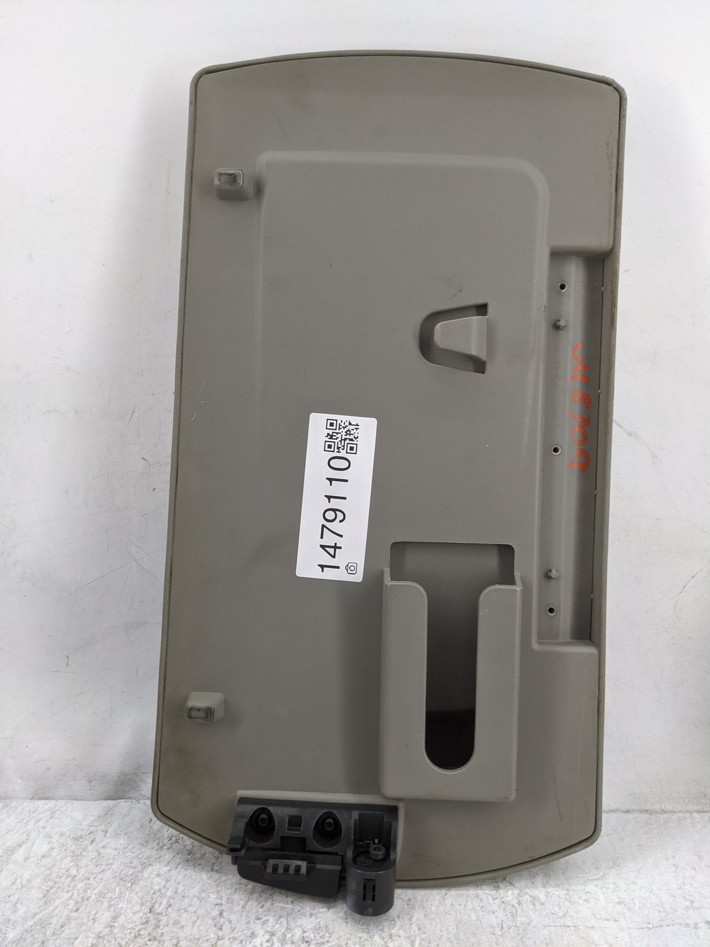 2004 Nissan Titan Center Console Armrest Cover Lid P/N:4ASX-095C74-ACP 4ASX-095C74-BC Fits OEM Used Auto Parts - Oemusedauto