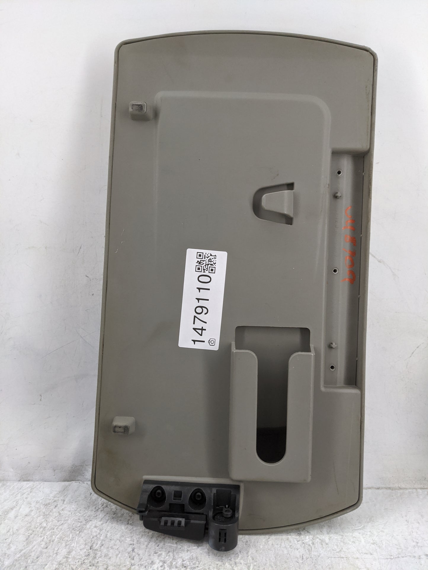 2004 Nissan Titan Center Console Armrest Cover Lid P/N:4ASX-095C74-ACP 4ASX-095C74-BC Fits OEM Used Auto Parts - Oemusedauto
