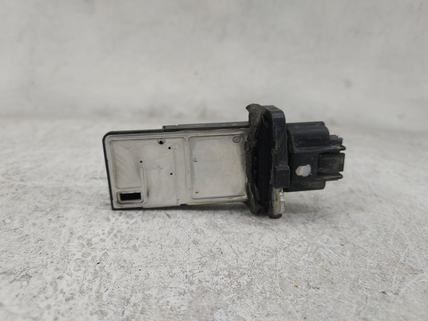 2004-2022 Nissan Titan Mass Air Flow Meter Maf 1486572 - Oemusedautoparts1.com