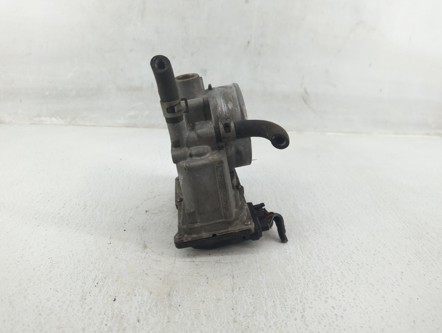 2004-2012 Nissan Titan Throttle Body P/N:16119 7S000 Fits Fits 2004 2005 2006 2007 2008 2009 2010 2011 2012 2013 2014 OEM Us