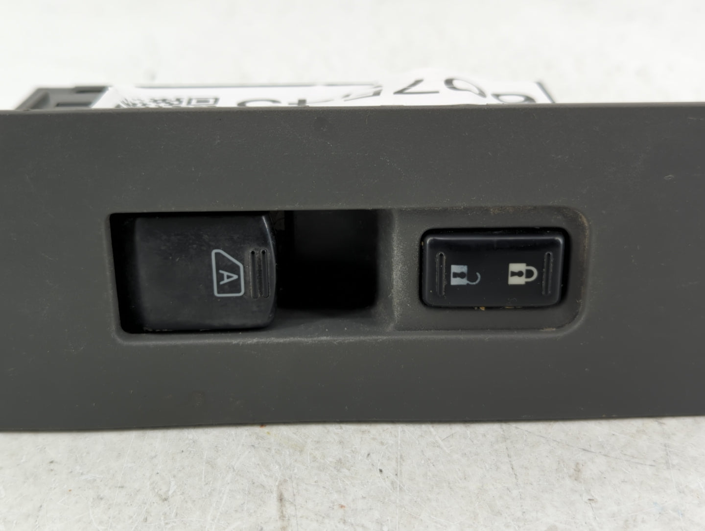 2004 Nissan Titan Master Power Window Switch Replacement Driver Side Left P/N:3040804 Fits OEM Used Auto Parts - Oemusedauto