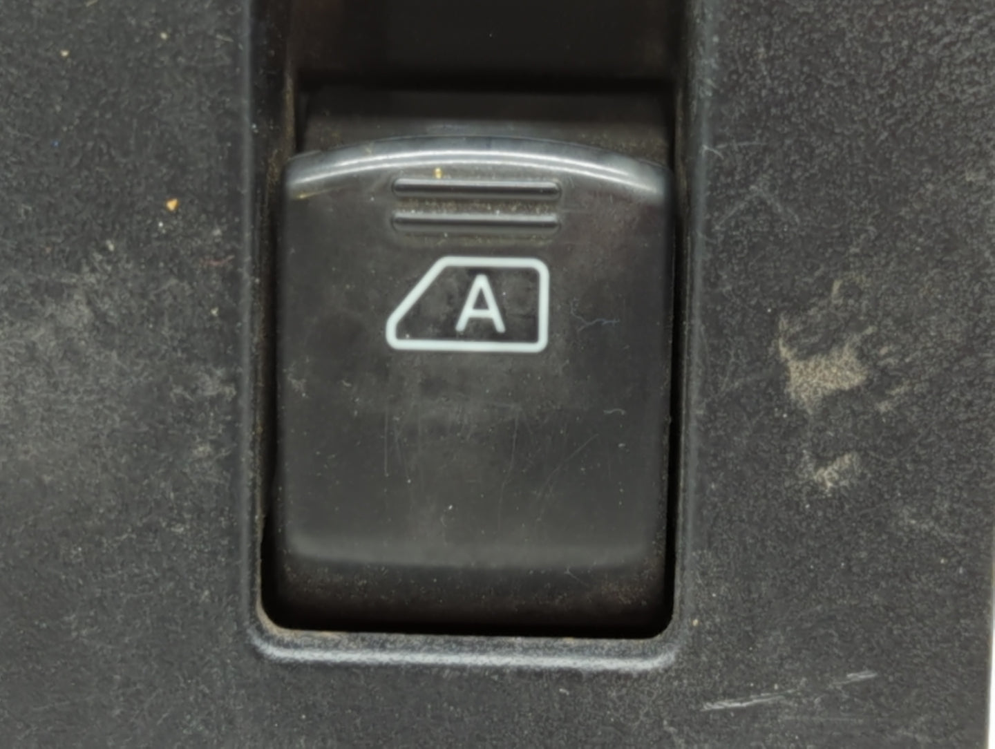 2004 Nissan Titan Master Power Window Switch Replacement Driver Side Left P/N:3040804 Fits OEM Used Auto Parts - Oemusedauto